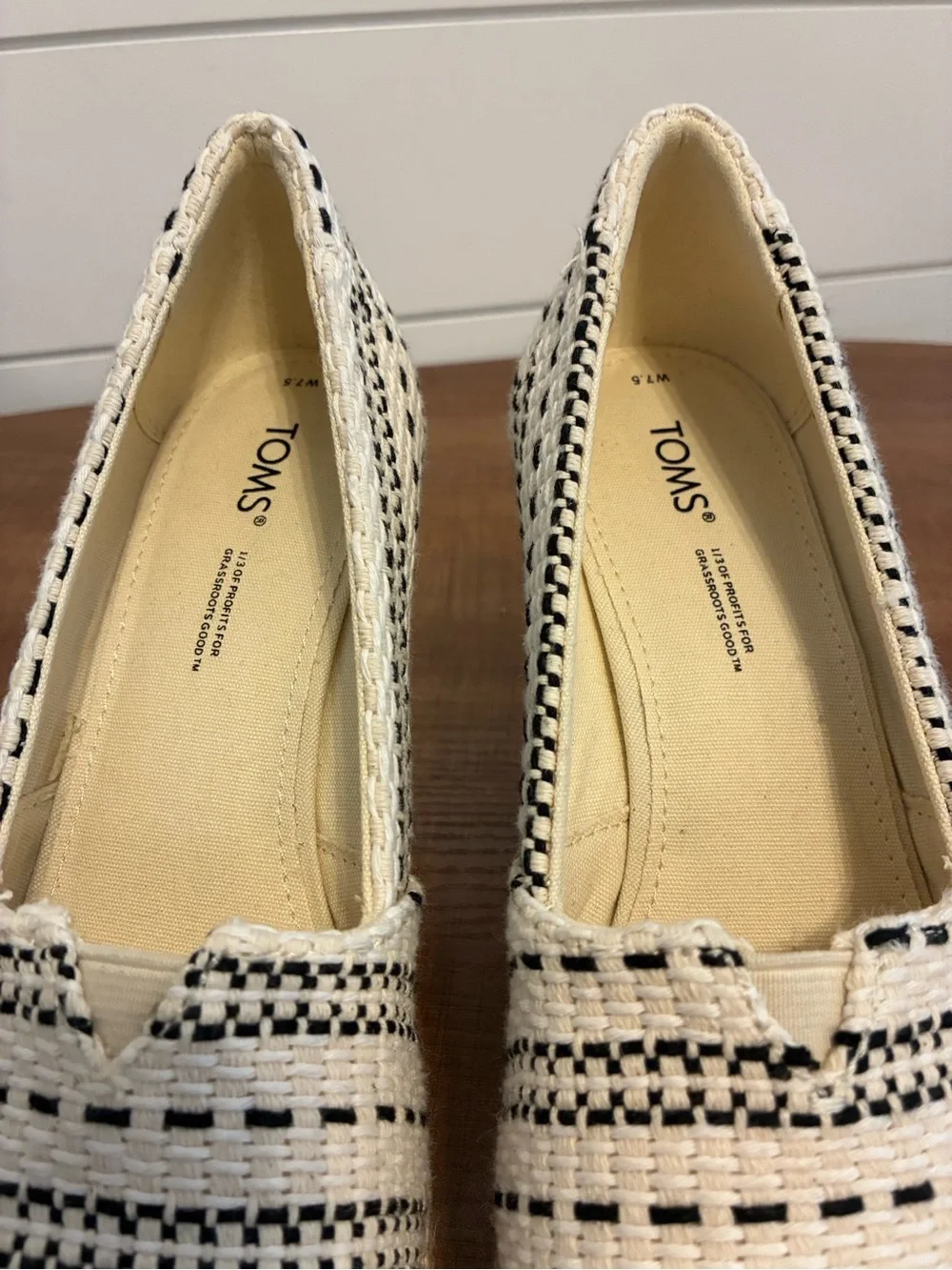 Toms Black & White Striped Espadrille Wedge Peep-Toe 7.5